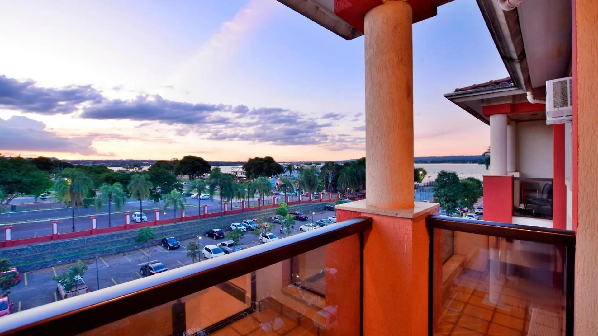 Lindo Flat 410 Beira Lago Brezilya Daire